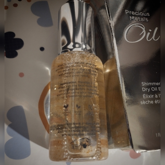 PÜR Precious Metals Shimmering Dry Oil Elixir - Picture 6 of 13